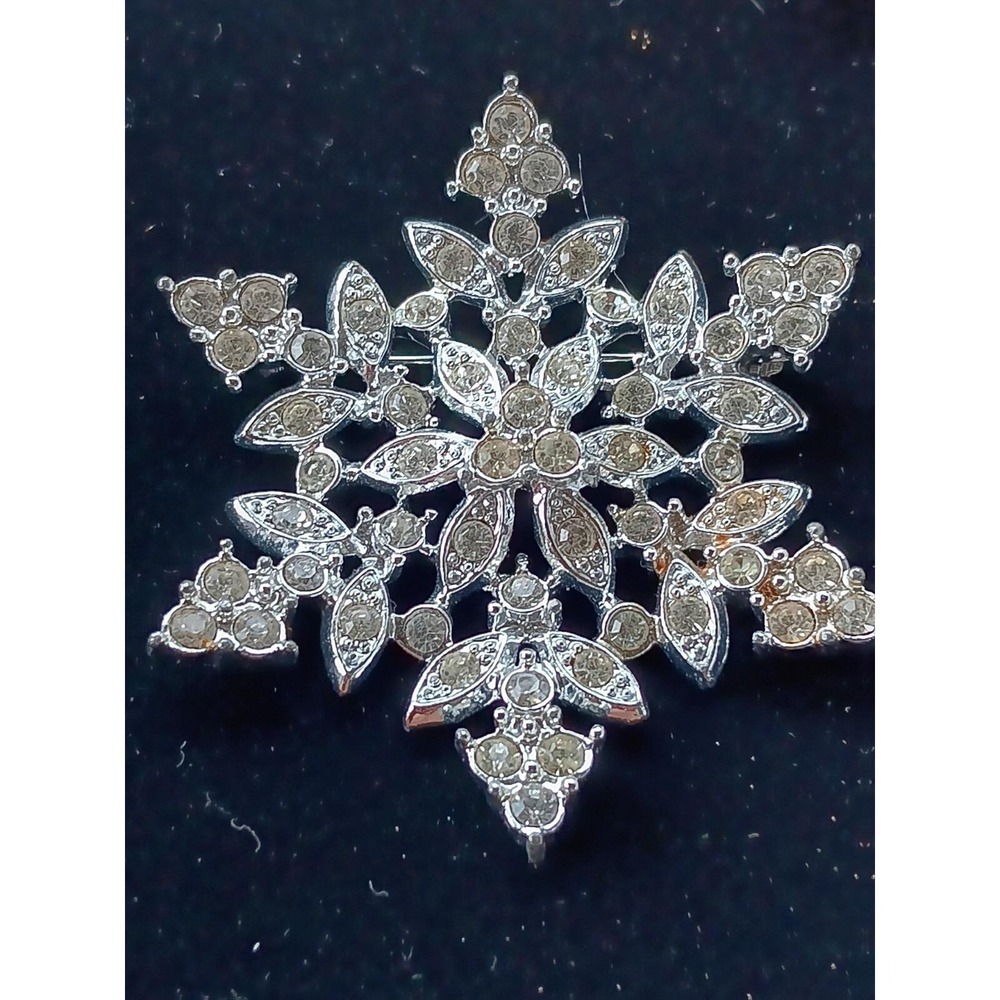 Vintage Sarah Coventry Crystal Snowflakes Silver Rhinestone Brooch Grannycor Pin